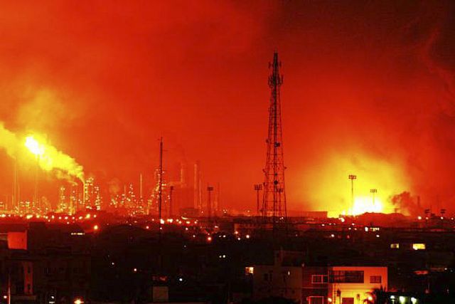 Πολύνεκρη έκρηξη στο μεγαλύτερο διυλιστήριο πετρελαίου της Βενεζουέλας